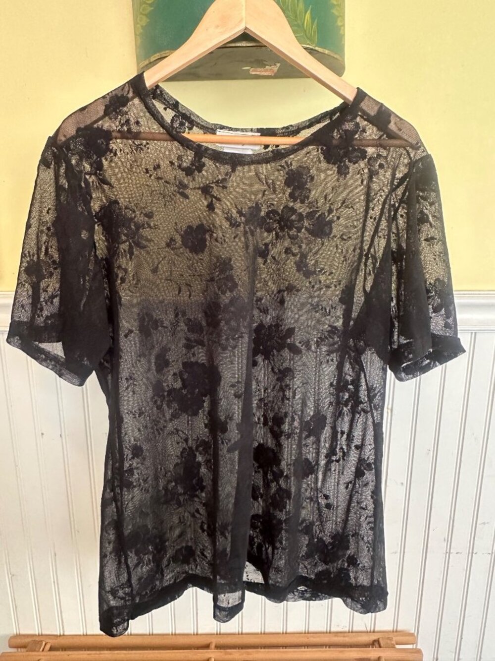 vintage 90s Black Floral Lace Sheer Short-Sleeve Top By Emily S. Size M